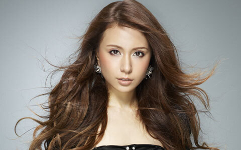 初のベストアルバム『7 Years Collection』をリリースしたMay J.の熱い思い