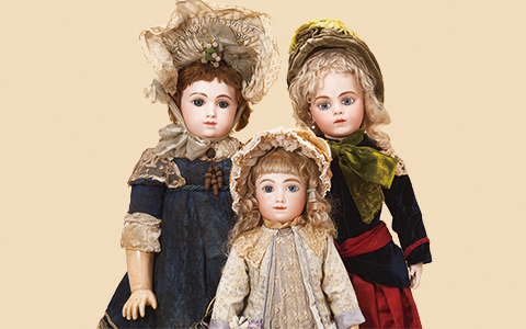 永い年月をかけたアンティックだけが持つ、特別なたたずまいに触れてみては？