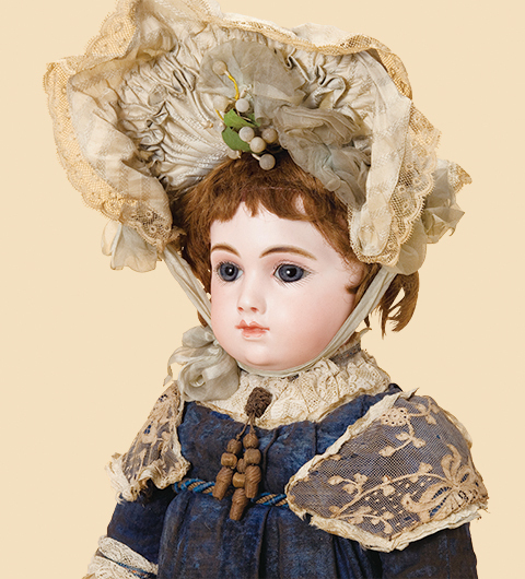 永い年月をかけたアンティックだけが持つ、特別なたたずまいに触れてみては？