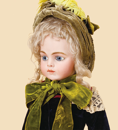 永い年月をかけたアンティックだけが持つ、特別なたたずまいに触れてみては？