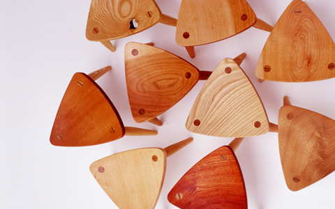 新生活に向けたお部屋作りのために、お子さんに木の温もりを