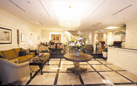 たるみやすいヒップ・バスト・フェイスを引き上げ！　ミス・パリの「トリプルアップ」で究極の美ボディを