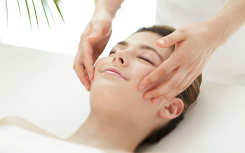 たるみやすいヒップ・バスト・フェイスを引き上げ！　ミス・パリの「トリプルアップ」で究極の美ボディを