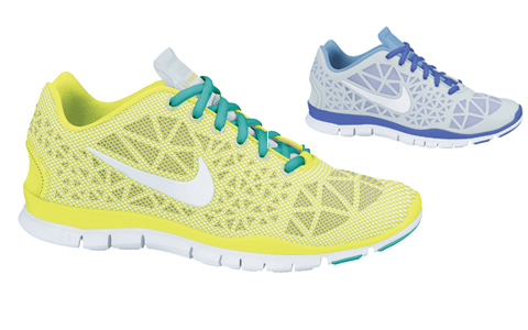 アクティブ女子に人気！　裸足感覚のシューズとは