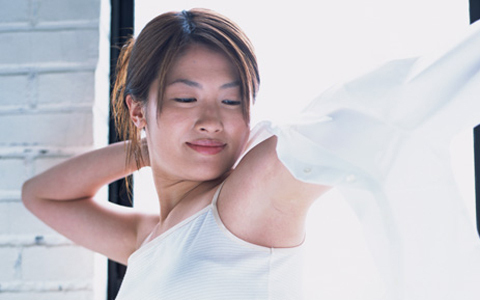 真夏でも汗ジミなんて心配なし！　大好きなファッションを楽しむための必須アイテムとは？