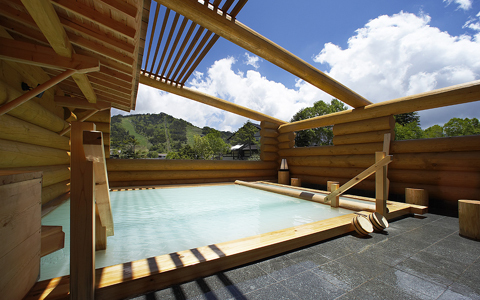 とろける濃厚硫黄泉“万座温泉”で美力をチャージ