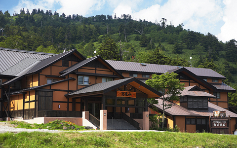 とろける濃厚硫黄泉“万座温泉”で美力をチャージ