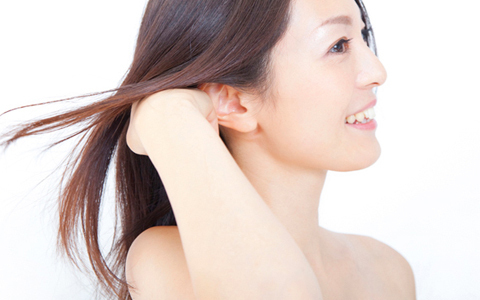 梅雨の湿気に打ち勝つヘアケア術