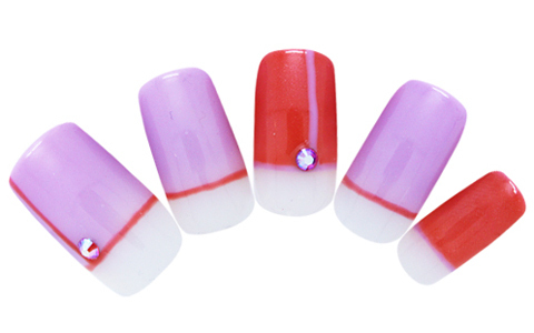 コントラストのきいた配色の、セパレートネイル