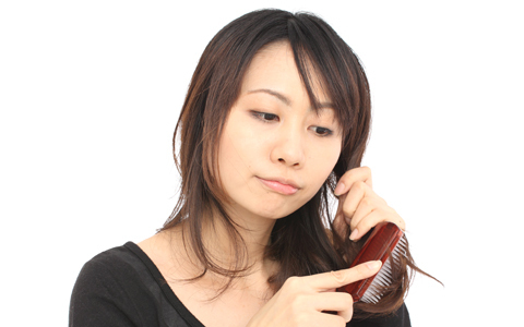 髪を夏の汗や紫外線から守ってダメージ予防