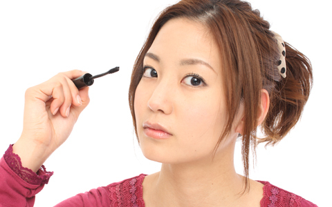 まるでエクステみたいな、魅力的なマツ毛の作り方