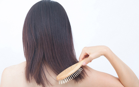 髪の毛こそ日焼けでダメージ、秋すぐにしたいスペシャルケア