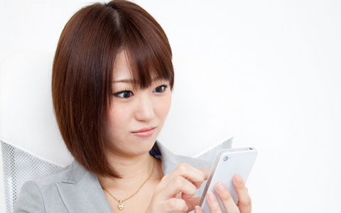 男性からの返信が遅いと、不安になってしまうあなたへ