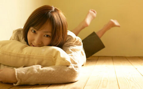 愛され女子は脱力系! ? 男性がつい「触りたくなる」女性の4つの特徴