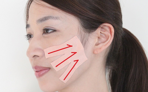 誰でも簡単、日々の生活の中でほうれい線を消す方法