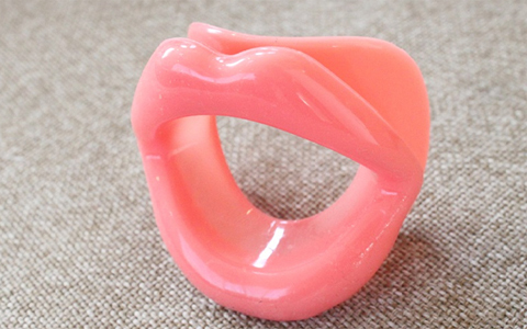 誰でも簡単、日々の生活の中でほうれい線を消す方法