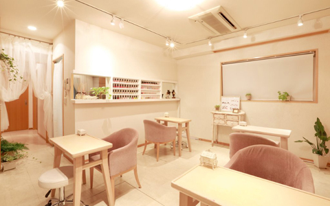 魅惑のパワーストーンネイルで爪先から願いを叶える