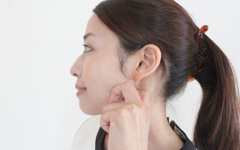 1日1分、顎のラインを綺麗にする方法