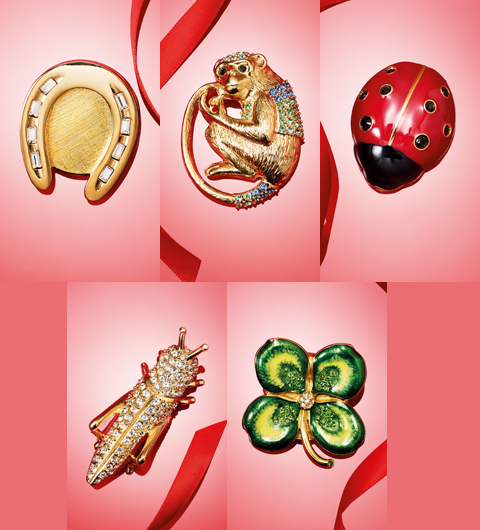 エスティ ローダーの練香水のモチーフは「幸運のお守り」！　自分へのご褒美と来年のお守りに