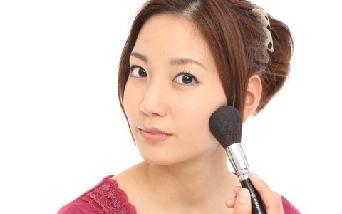 このひと手間で見違える、美肌に見せるメイクのプラスワンテク