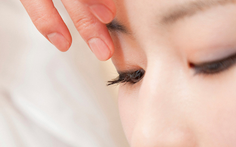 疲れ目を解消したら、顔の印象まで変わった