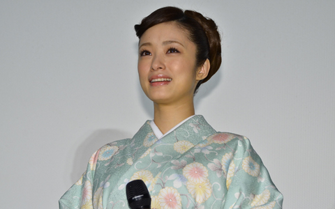 上戸彩、普段から料理をする良妻ぶりをアピール「和食はおもてなしと品がある」