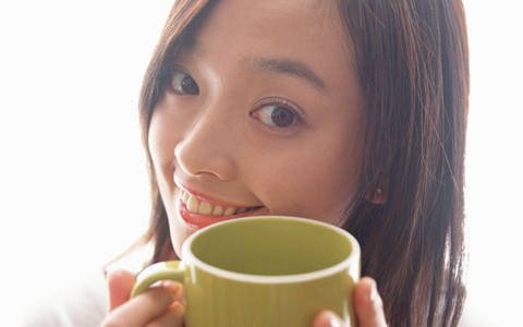 便秘改善にも効果的なゴボウ茶で、若返り＆ダイエット