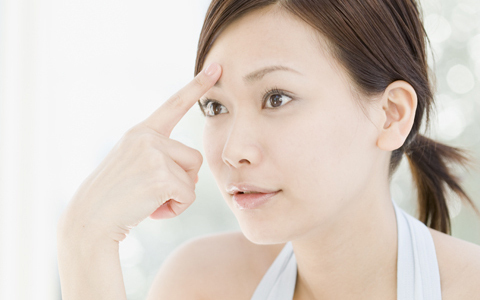 フェイスマッサージ＆ツボ押しでエイジレスな肌に
