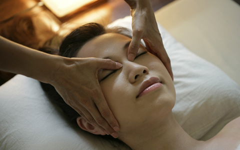 疲れを徹底的に撃退できる？　試してみたい注目のセラピー