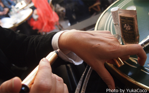 おしゃれパリジェンヌのバックの中身大公開！ こだわりアイテムのセレクト法【後編】