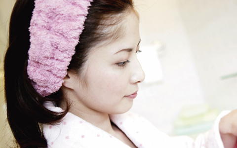 美白・エモリエント・皮膚活性効果の3役揃った美容液、ローズヒップオイル