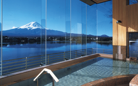 富士山パワーをもらえる神社で、新しい1年を迎えよう