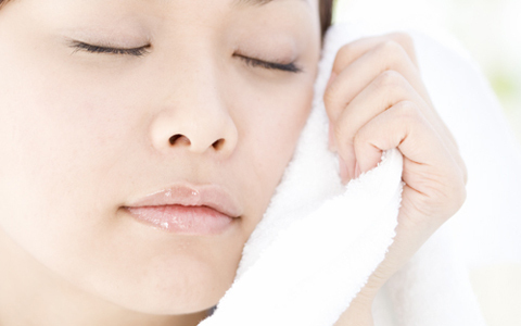 冬の乾燥肌対策に、蒸しタオル美容法と3つのお得ポイント