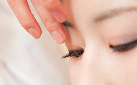 効果は整形並み？  美容部員の簡単目ヂカラUP術