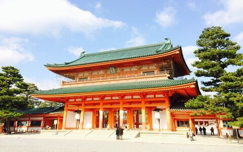 ■ピリっとした空気のなかで京都の社寺を参拝するのも気持ちいい！