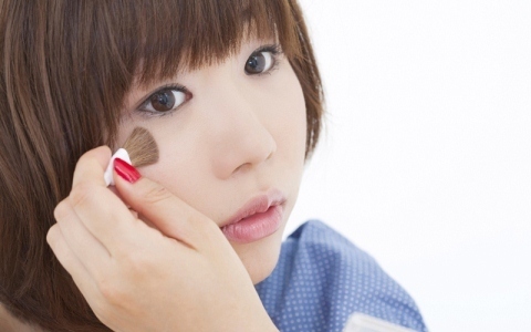 合コンで勝ち組になれないのはメイクのせい？　男性ウケの悪いメイク6選【前編】