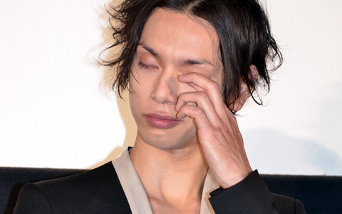 水嶋ヒロ、3年ぶりのスクリーン復帰作に剛力彩芽らと大号泣