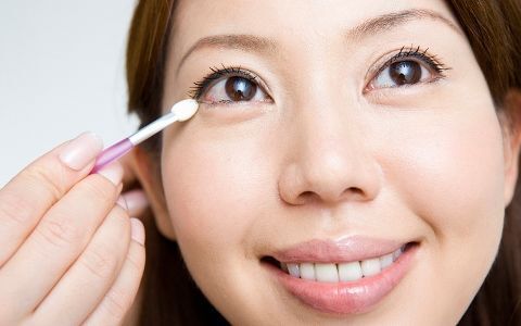 合コンで勝ち組になれないのはメイクのせい？　男性ウケの悪いメイク6選【後編】