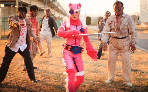 ロリータ衣装でヌンチャク技を披露するショコタン、中学時代の黒歴史が役作りに必要だった