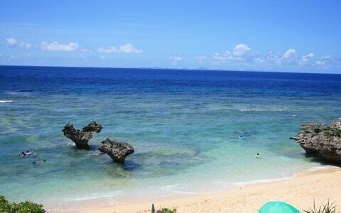恋が叶う？ 出会いも期待できる？ 沖縄の絶景ビーチを伝授