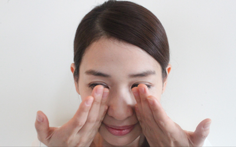 1日15秒でできる、簡単ほうれい線解消エクササイズ