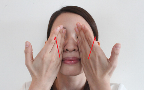 1日15秒でできる、簡単ほうれい線解消エクササイズ