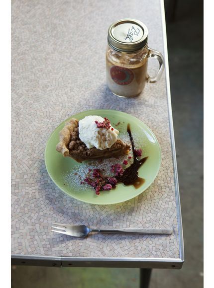 今一番行きたい！ 話題の沖縄カフェ、徹底紹介！