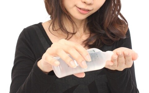 肌にやさしく節約にもなる、手作り化粧水の簡単レシピ