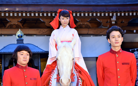 熱愛報道の深田恭子、白馬の王子さまは現れた？ 公の場で意味深コメント