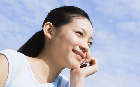 2種類の紫外線から肌をガードして、春には艶めき肌を