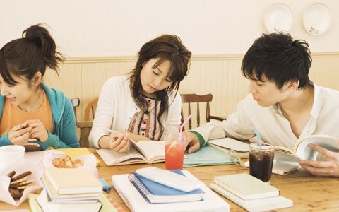 スピード婚の意外な立役者、流行りの「本イベント」は新たな出会いの場？　