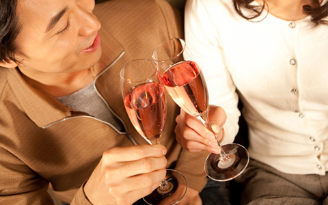 お金の価値観は十人十色、男性がデート代を全額払うのは当たり前か？