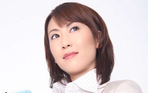 大人の魅力を醸し出し、彼の心を固くキャッチする方法6つ【前編】