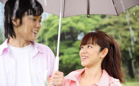 雨の日の行動でわかる?! あなたの恋愛タイプ診断